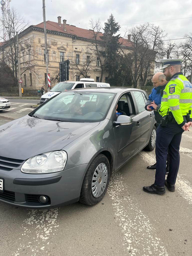 FOTO. AMENZI  doar pentru ȘOFERIȚE. Oprite în trafic