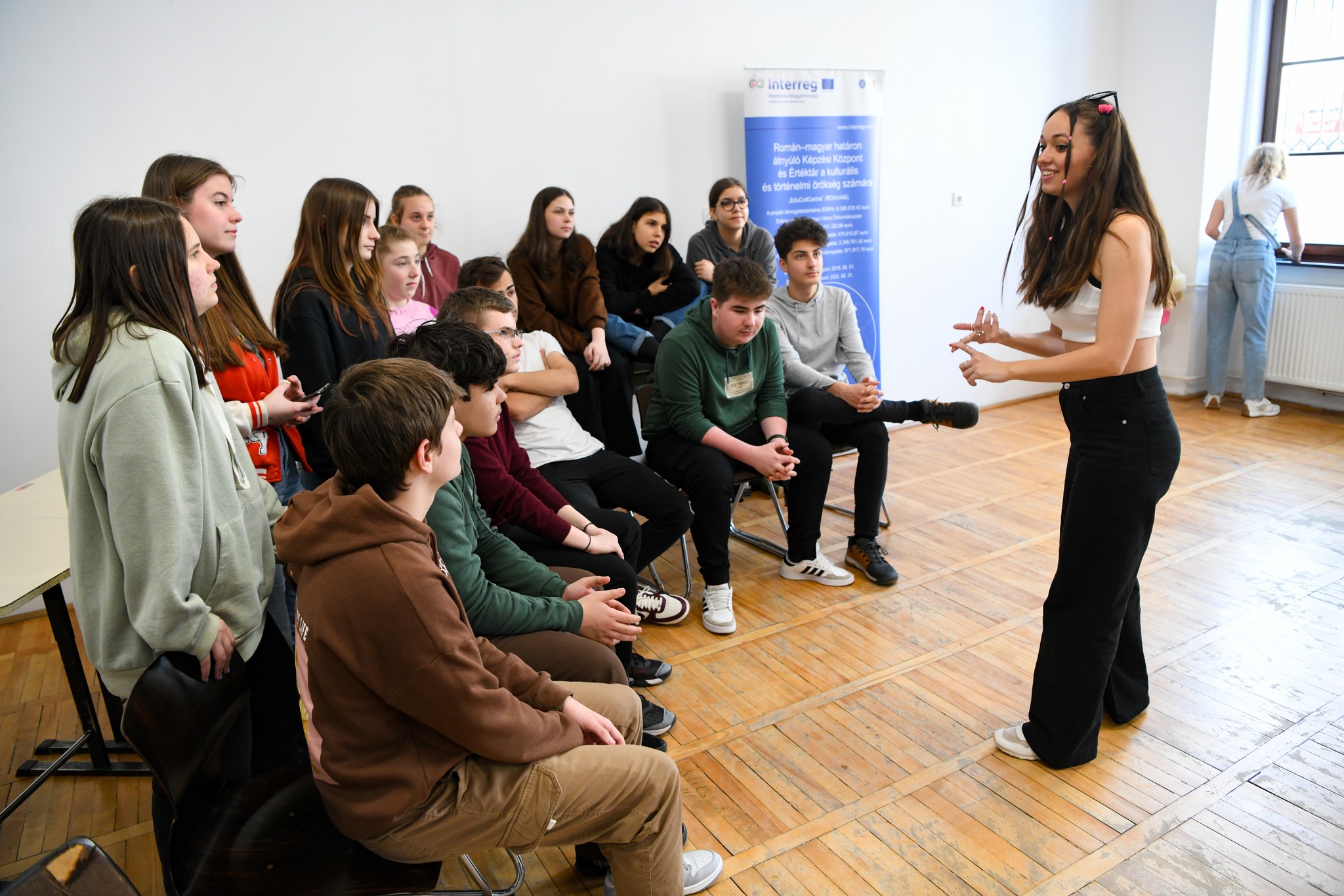 Trigonometrie – spectacol pentru săli de clasă prezentat de Trupa Harag György