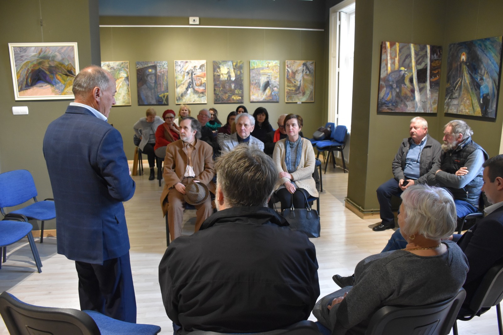 Pictorița Elisabeta Pietrar Vereș expune la Galeria de Artă a Centrului de Creație