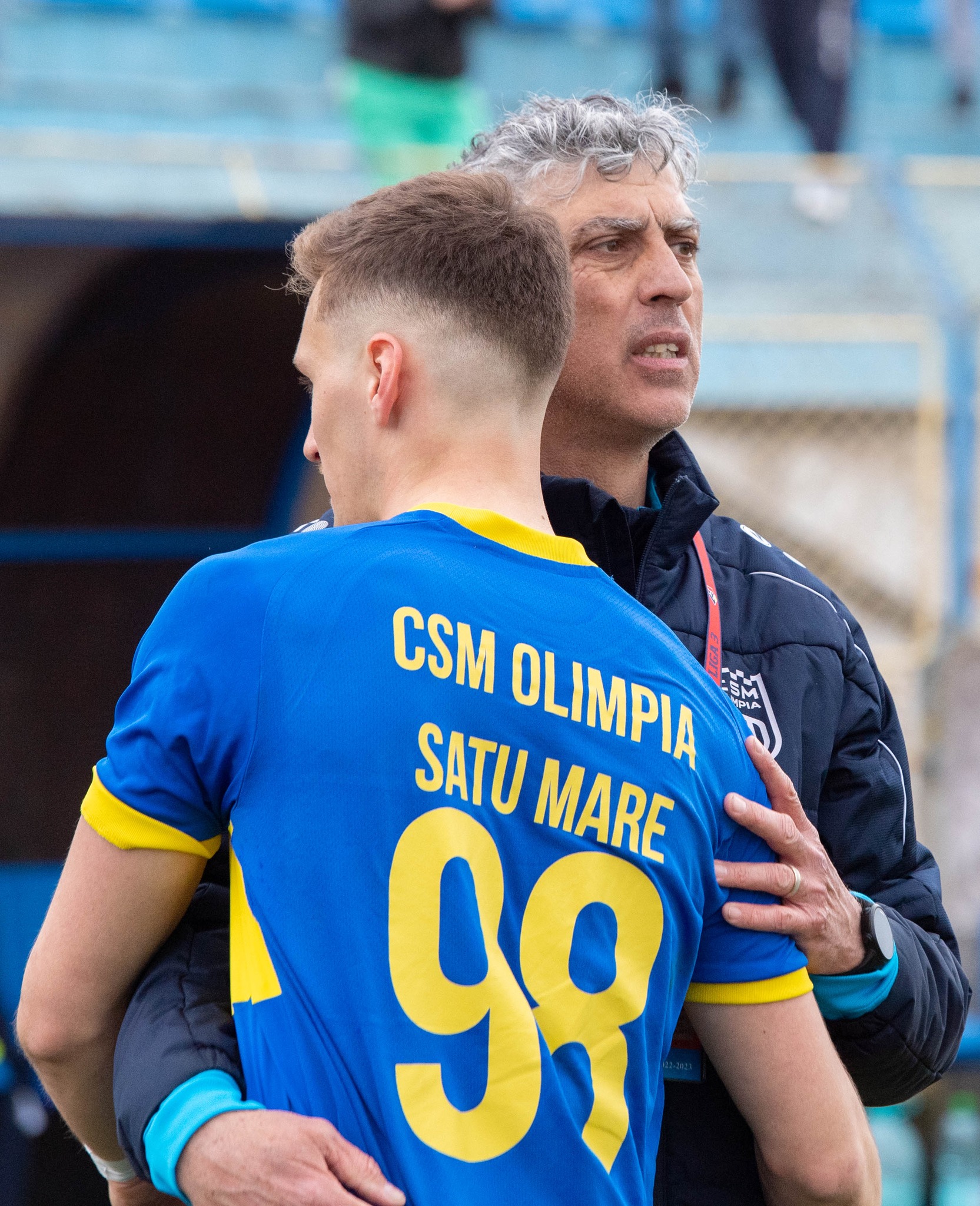 Obligați să încurce liderul!