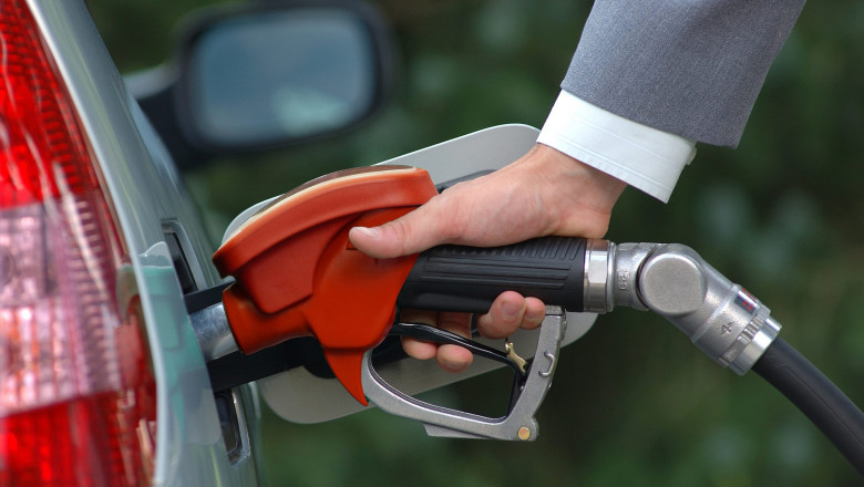 Carburanţii s-au scumpit înainte de weekendul de 1 mai