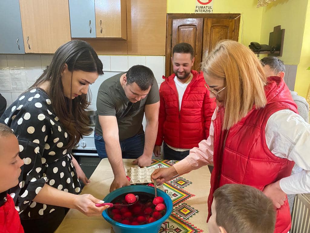 TSD Satu Mare a adus zâmbete pe chipul copiilor de la Casa de tip familial ”Orhideea”