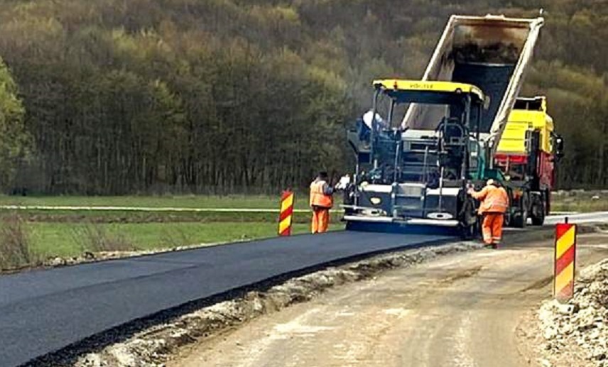 Au fost reluate lucrările la drumul Beltiug - Bogdand - Hodod