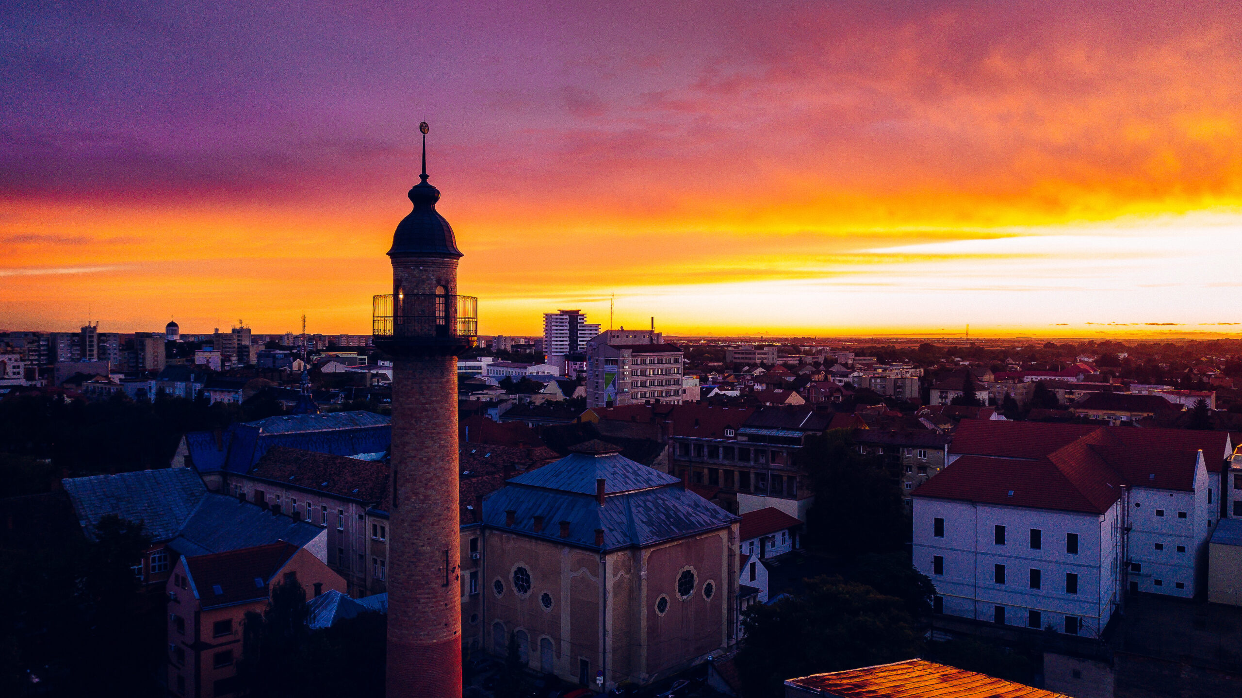 În căutarea Gardienilor Turnului