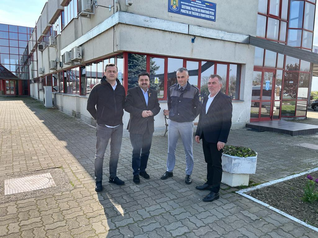 Prefectul Radu Roca, în vizită la Vama Petea