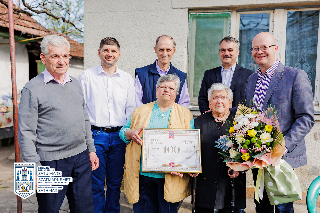 Sătmăreanca ce a împlinit o sută de ani, felicitată de primar