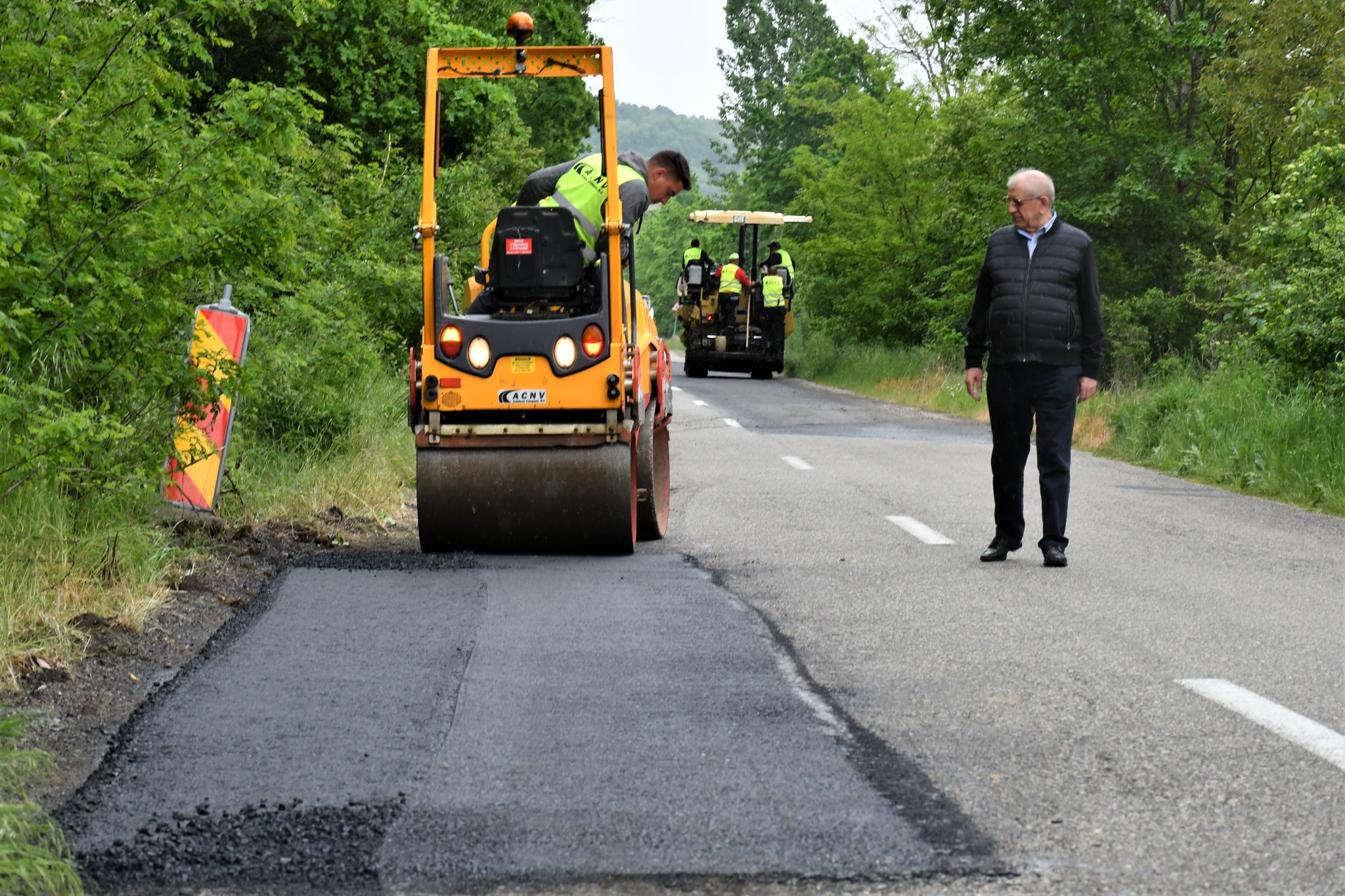 Lucrările de întreținere  a drumurilor județene se află  în plină desfășurare