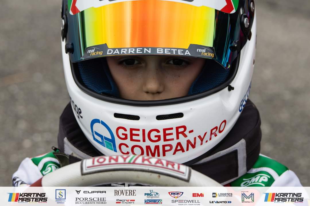 Probleme tehnice pentru Darren Betea pe circuitul  Skat Kart din Târgu Secuiesc