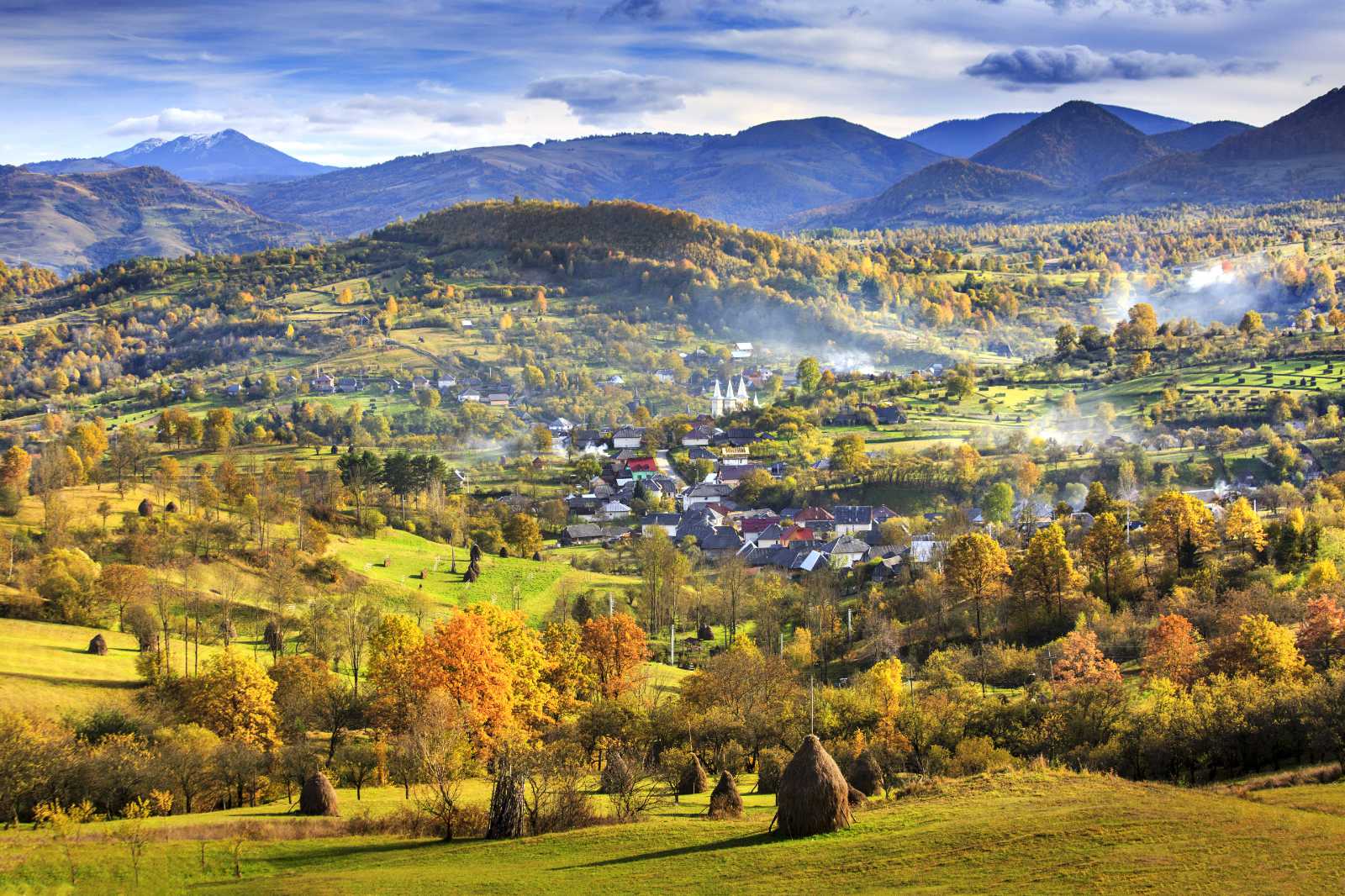 Destinații de weekend. Poienile Izei, locul unde ai ocazia să experimentezi viaţa la ţară în cel mai pur mod cu putinţă