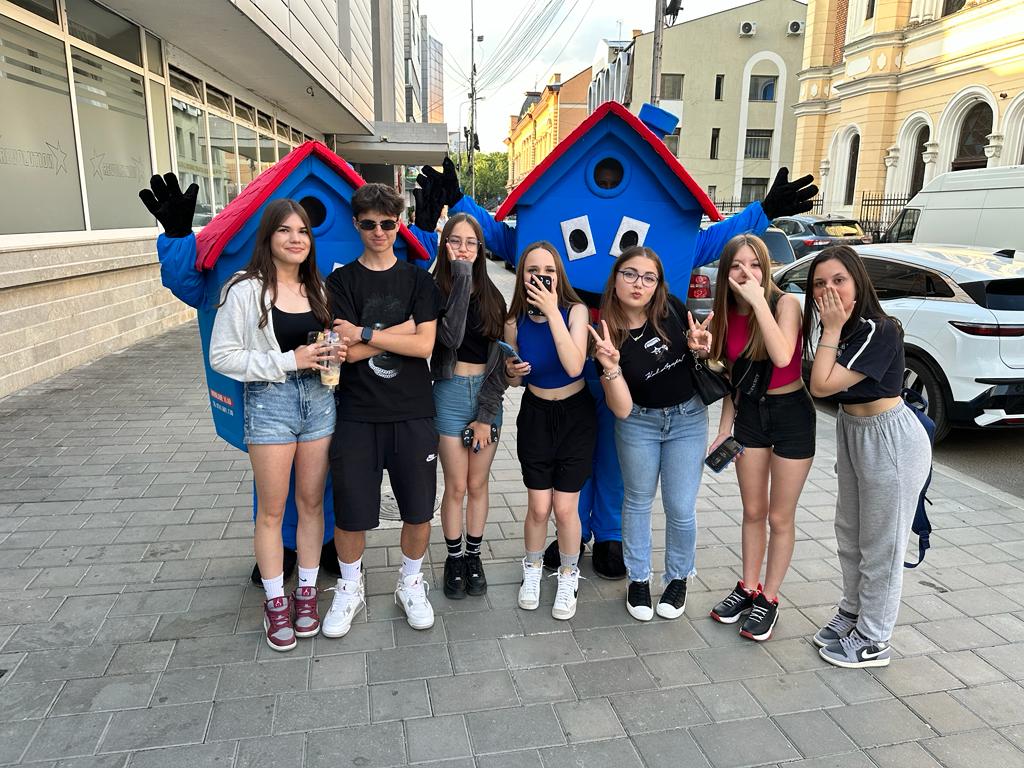 Mascotele Agenției Imobiliare Vlad au facut atmosfera la zilele orașului