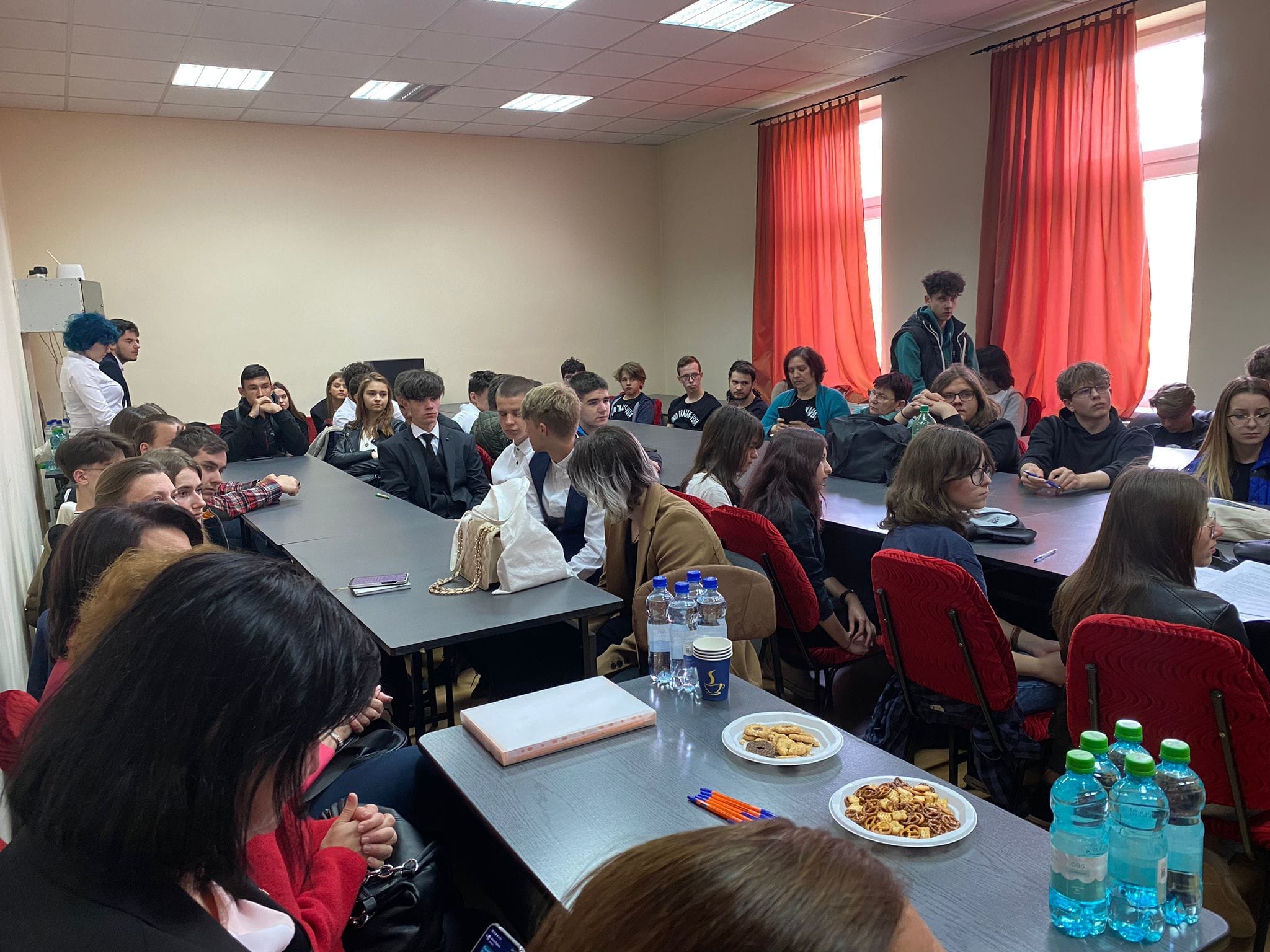 EDUCAȚIE. Concursul de limba engleză „English Speaking – TechnoRules Contest" a animat pentru o zi Casa Corpului Didactic „ Dariu Pop” Satu Mare.