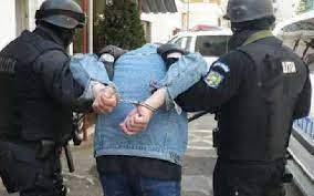 Tineri cercetați pentru săvârșirea infracțiunii de furt calificat