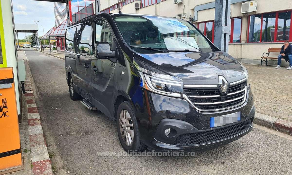 Mașină radiată din circulație, oprită la intrarea în țară