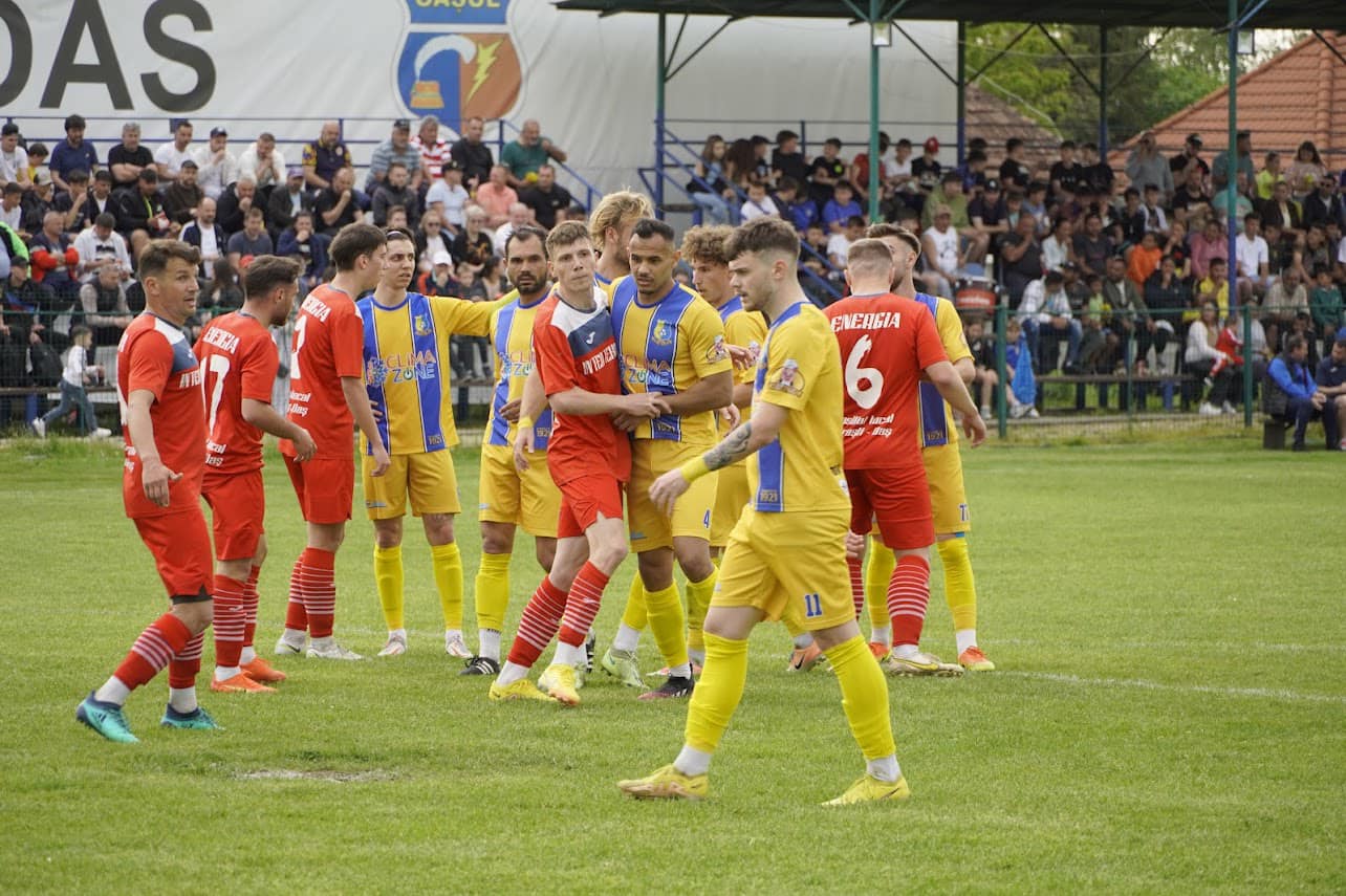 Liga a 4-a elite.  Oașul Negrești, Talna Orașu Nou și Unirea Tășnad revin în lupta pentru titlu