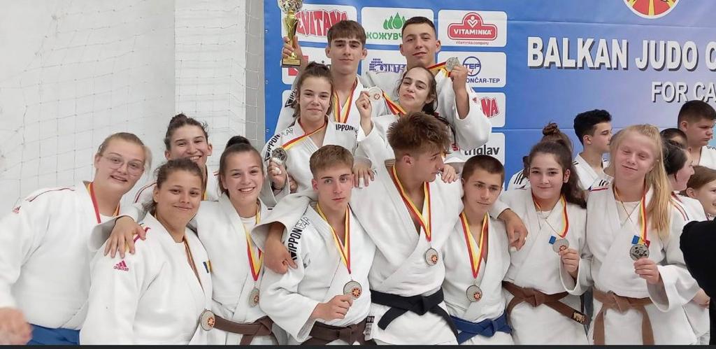 Adina Micaș de la CSM Olimpia, dublă vicecampioană Balcanică