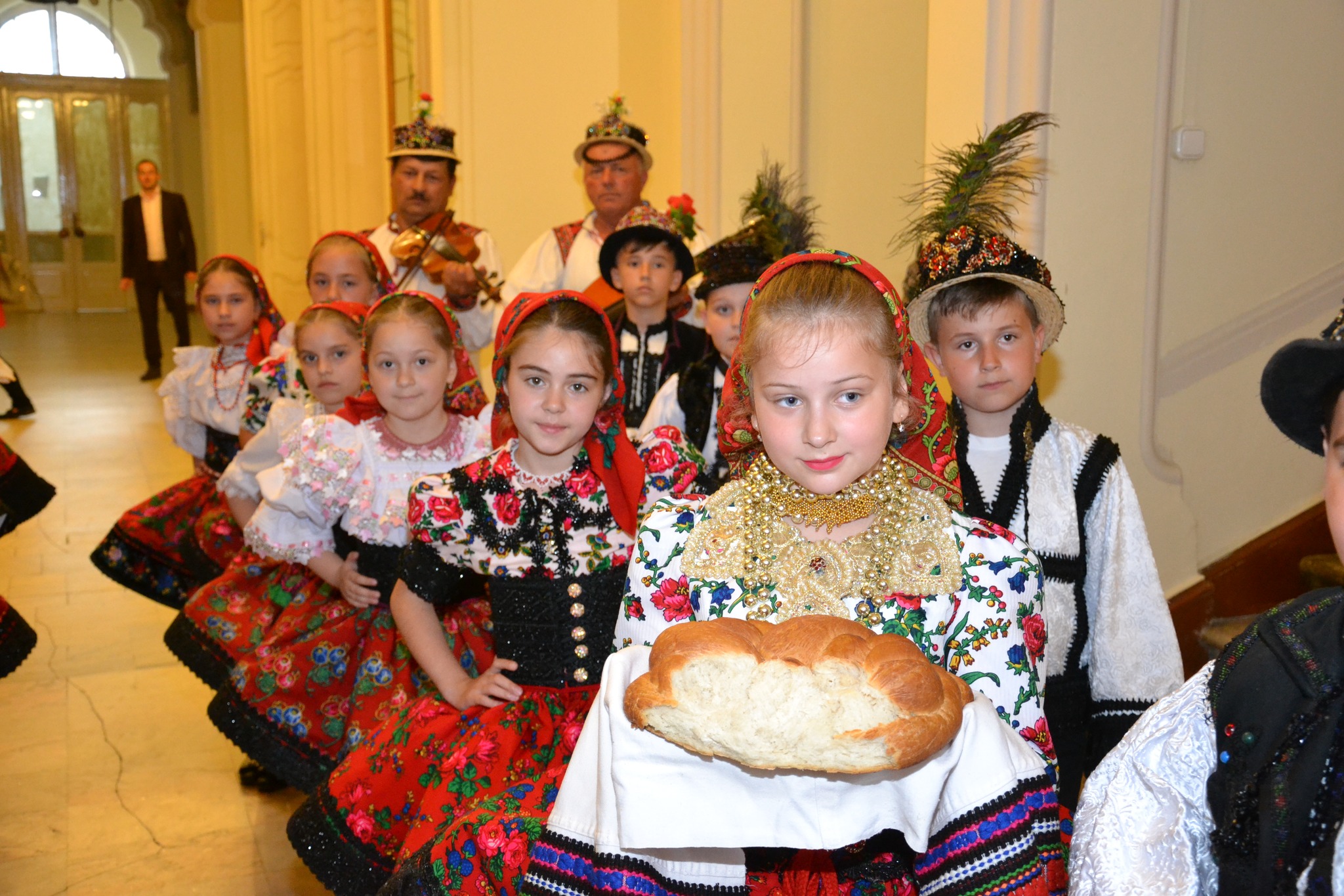 FOTOGALERIE. Etapa națională a Olimpiadei „Universul cunoașterii prin lectură”, la Satu Mare