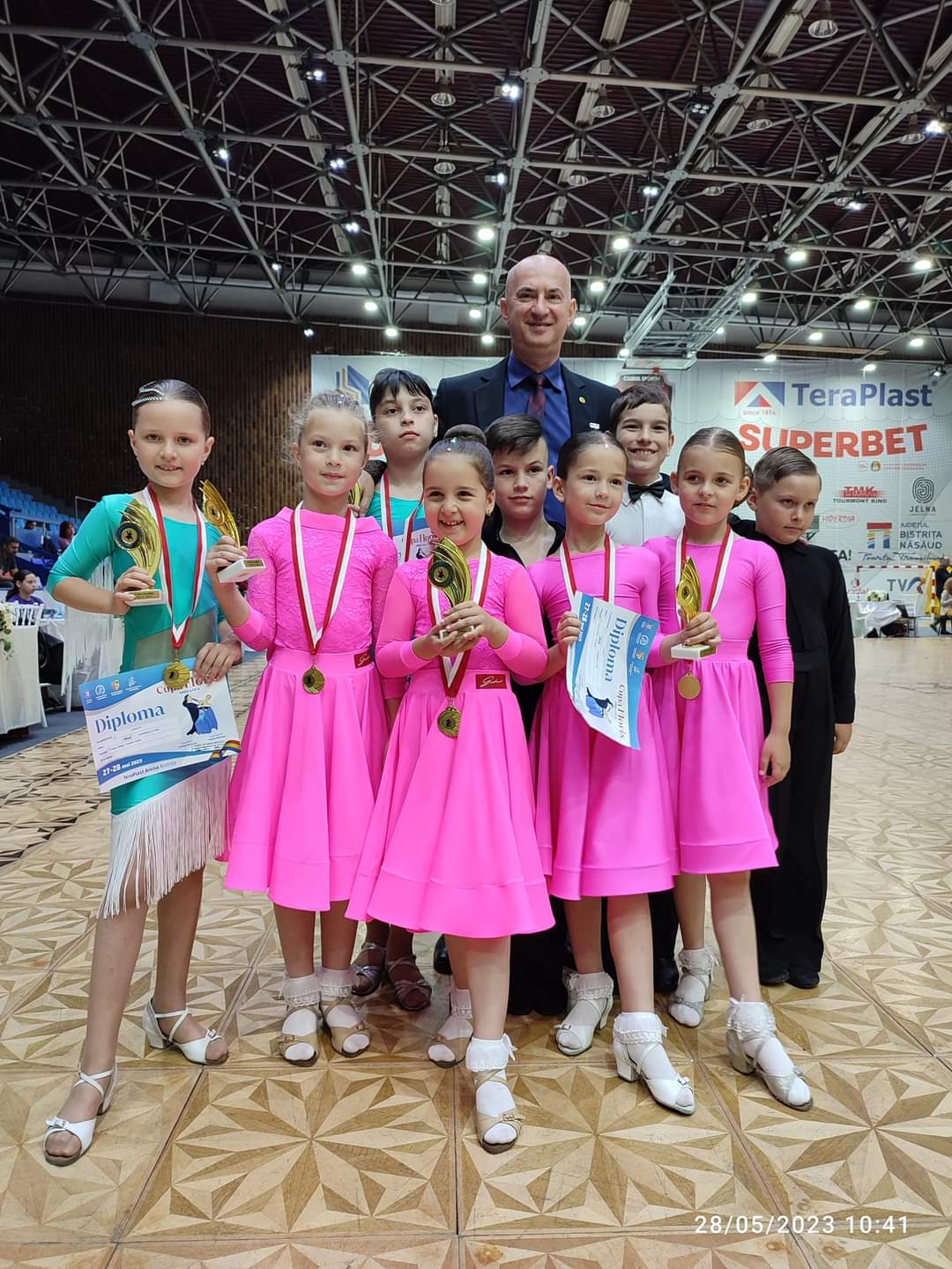 Luna mai , una plină de evenimente pentru dansatorii de la Royal Dance Club