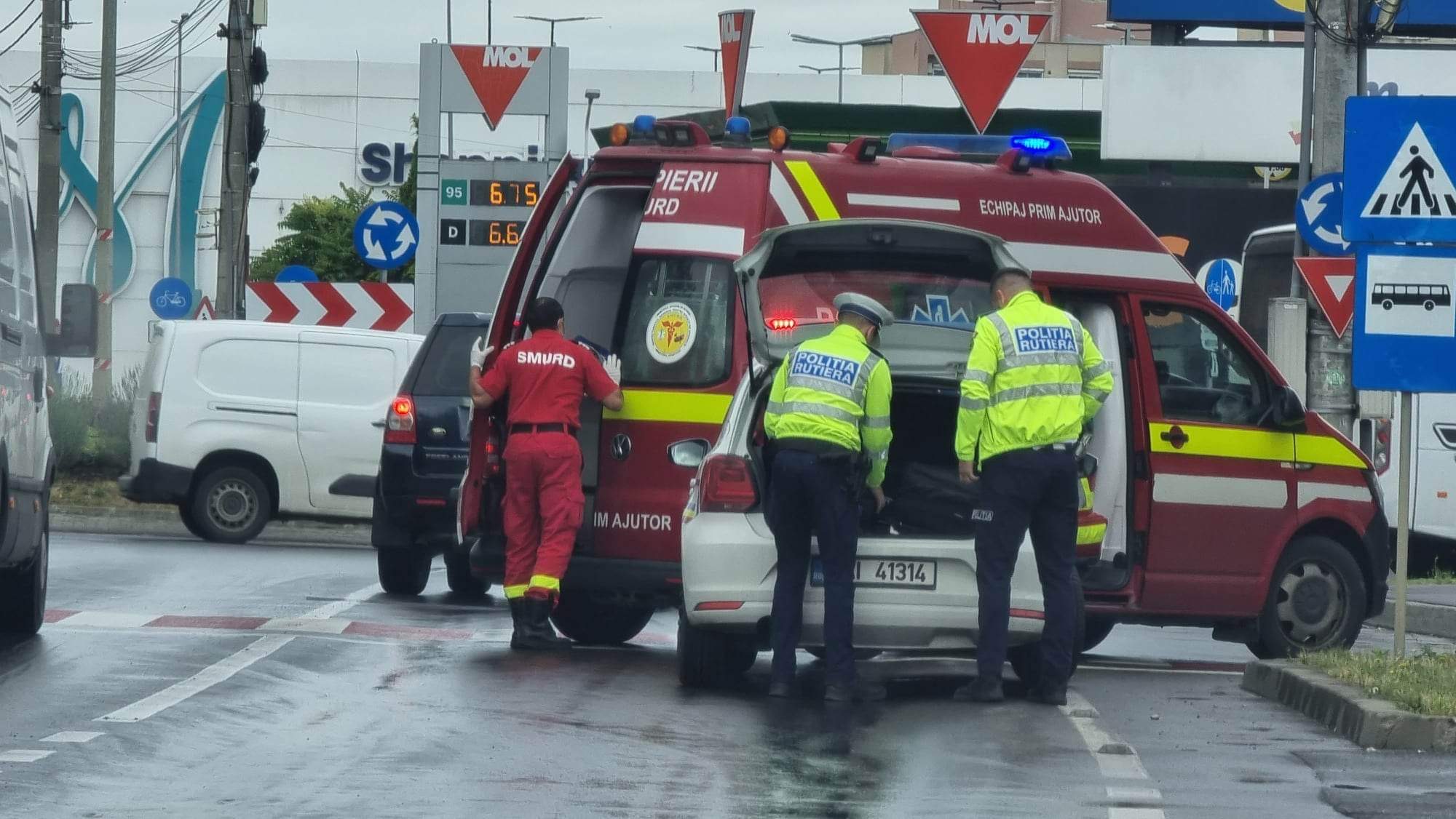 FOTO: Accident grav în Satu Mare. Un tânăr a ajuns la spital