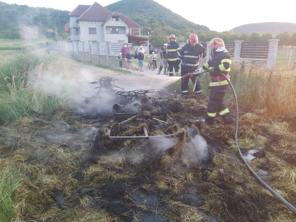 Un ATV a luat foc în județul Satu Mare