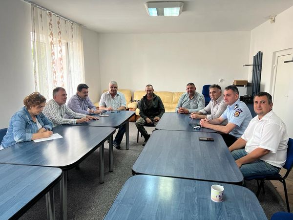 Prefectul județului Satu Mare verifica situația actuală creată prin distrugerea unui podeț în Crucișor