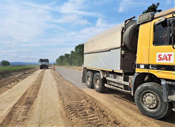 Un nou tronson de drum județean a intrat în modernizare