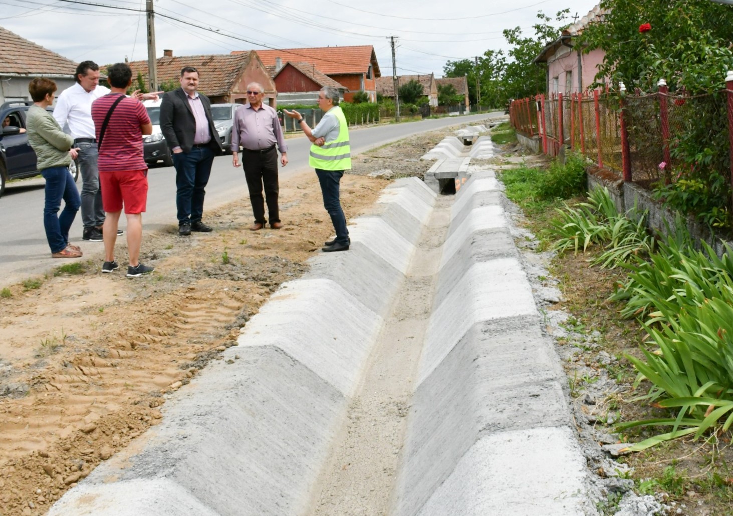 Se lucrează intens la drumurile județene