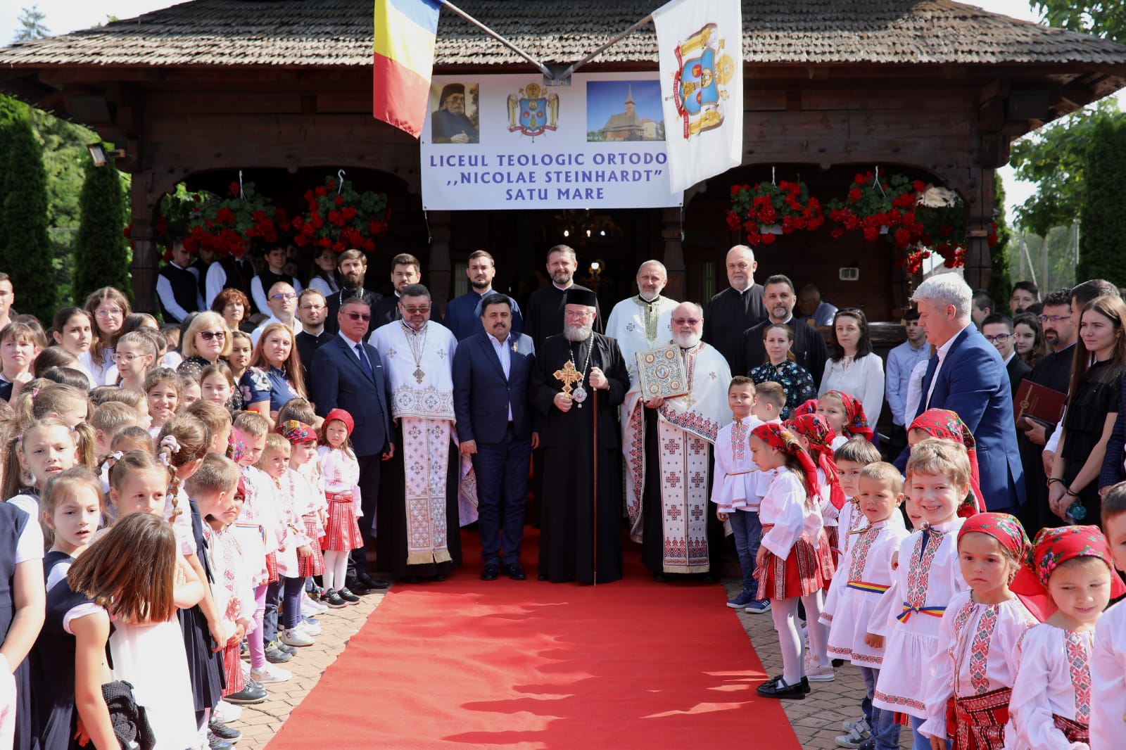 FOTOGALERIE. Ultim sunat la Liceul Ortodox. Festivitate frumoasă și emoționantă