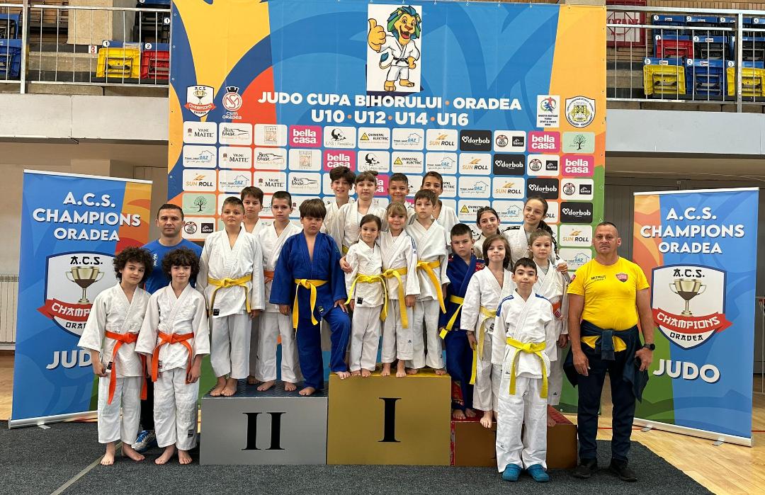 Elevii antrenorului Marian Halas, pe podium  la Oradea și București