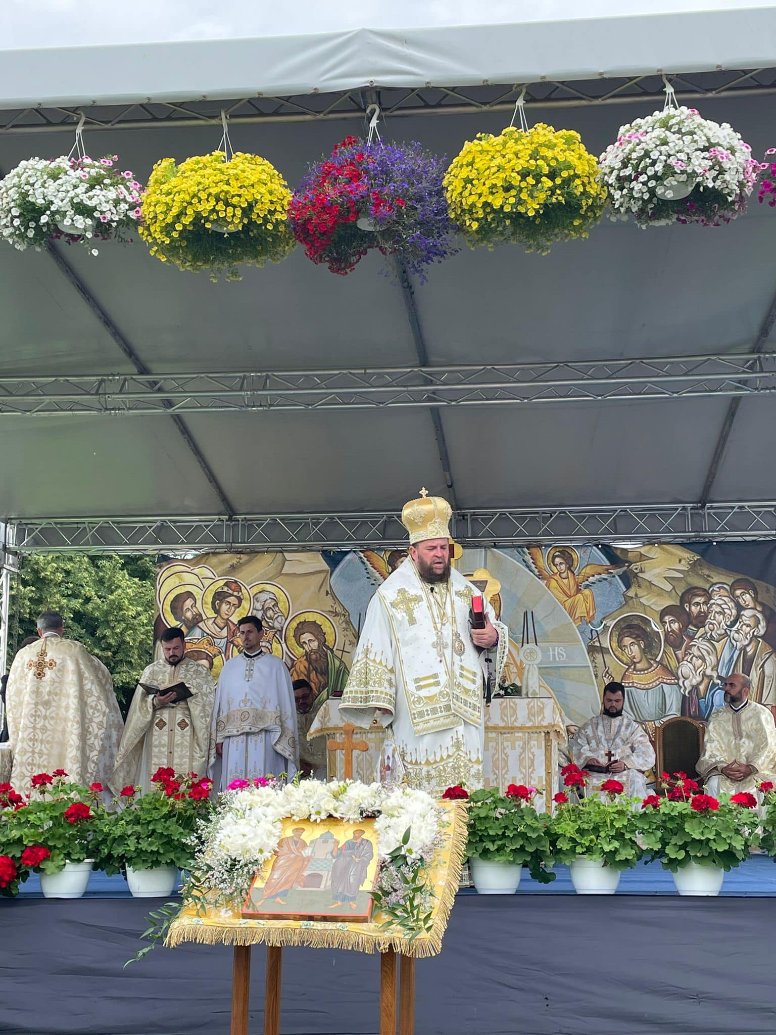 Preasfințitul Părinte Timotei Sătmăreanul, prezent la Hramul Parohiei Ortodoxe din  Mărtinești