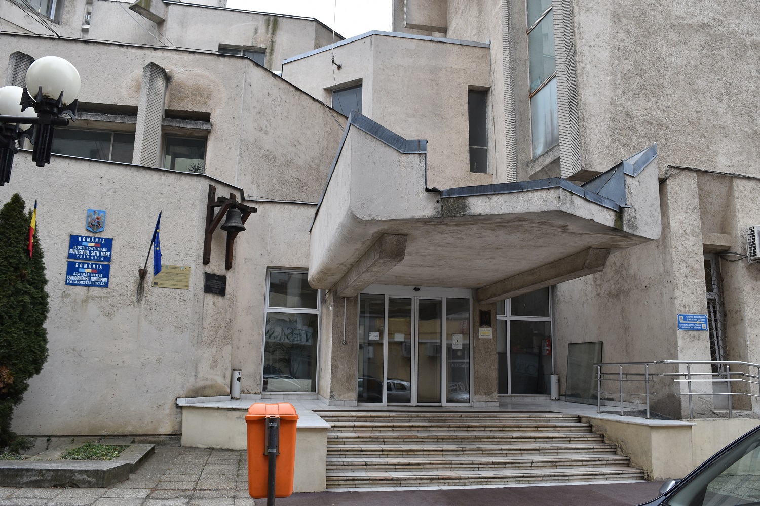 Parlamentul a iertat primăriile de la reducerea cheltuielilor cu 10%