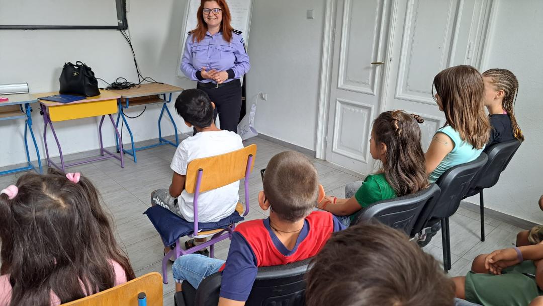 Activități de promovare a meseriei de polițist la Asociația STEA Satu Mare