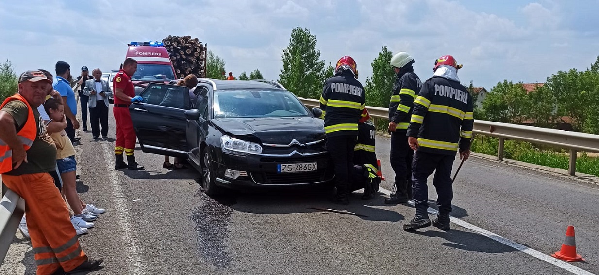FOTOGALERIE. Accident GRAV în județ. Trei VICTIME