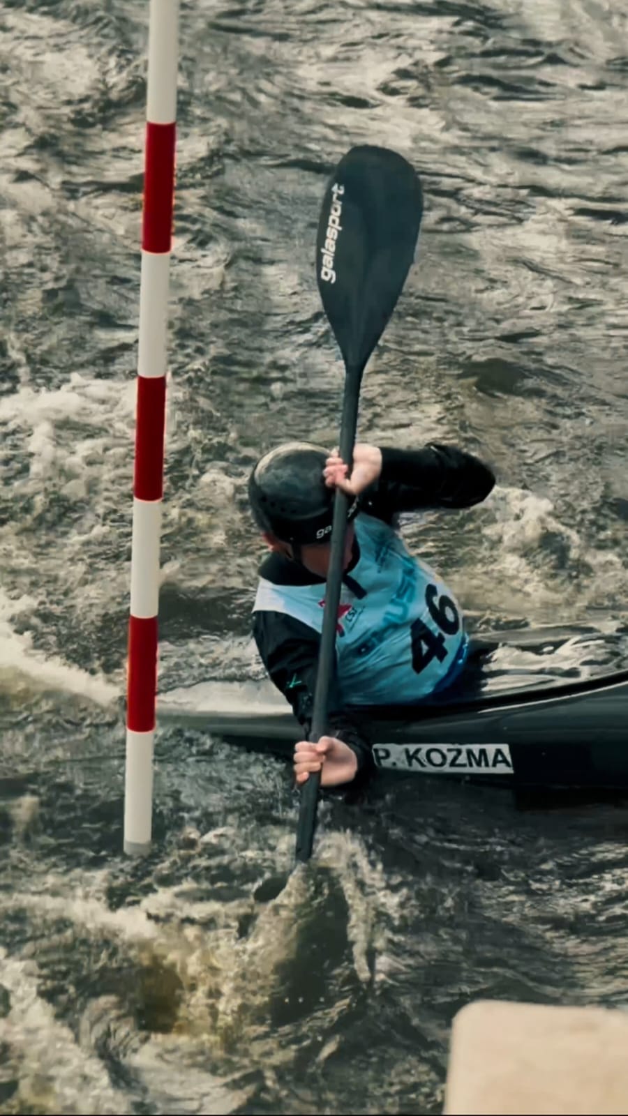 Sportivii români, printre primii cei mai buni 10 atleți din Europa la caiac slalom. Lotul României a fost format din șase sportivi, cu toții legitimați la clubul Caiac SMile, din Satu Mare.