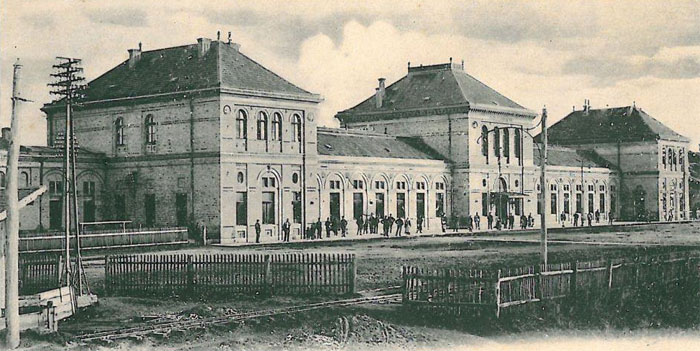 Cum arăta Gara din Satu Mare cu mai bine de 100 de ani în urmă. Construită în stil renascentist era considerată foarte modernă pentru standardele acelor vremuri