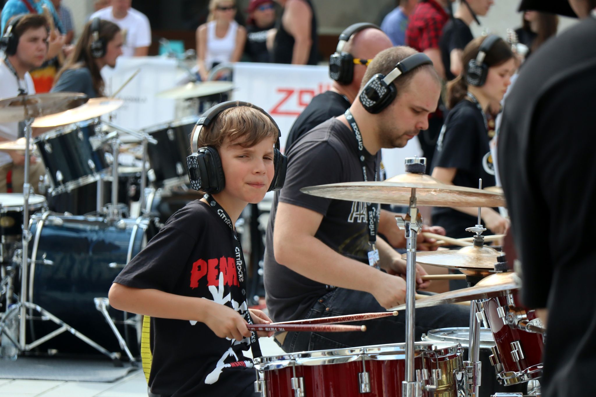 Când pasiunea n-are vârstă. Stefan Pawlak, micuțul percuționist care a impresionat audiența sătmăreană