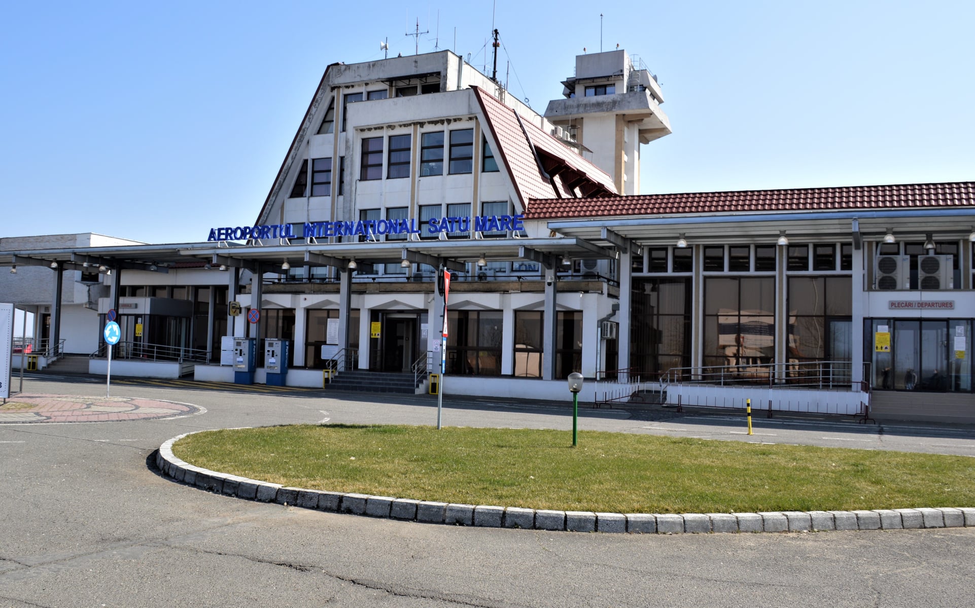 Aeroportul din Satu Mare angajează. Sunt oferite 11 posturi vacante pe perioadă nedeterminată