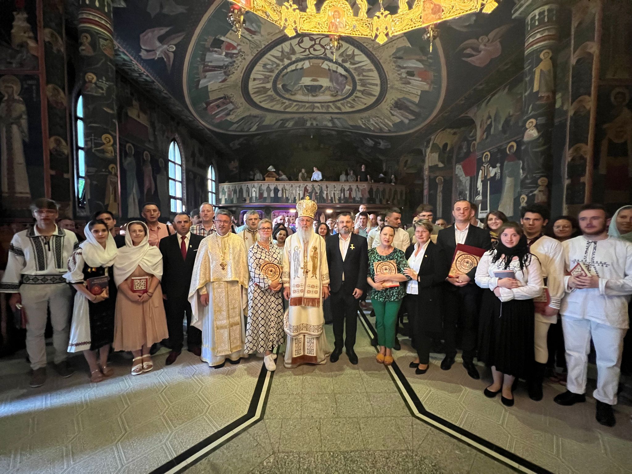 Gheorghe Cârciu, prezent la Sfânta Liturghie săvârșită de Înaltpreasfinţitul Serafim, Mitropolit al Germaniei, Europei Centrale și de Nord