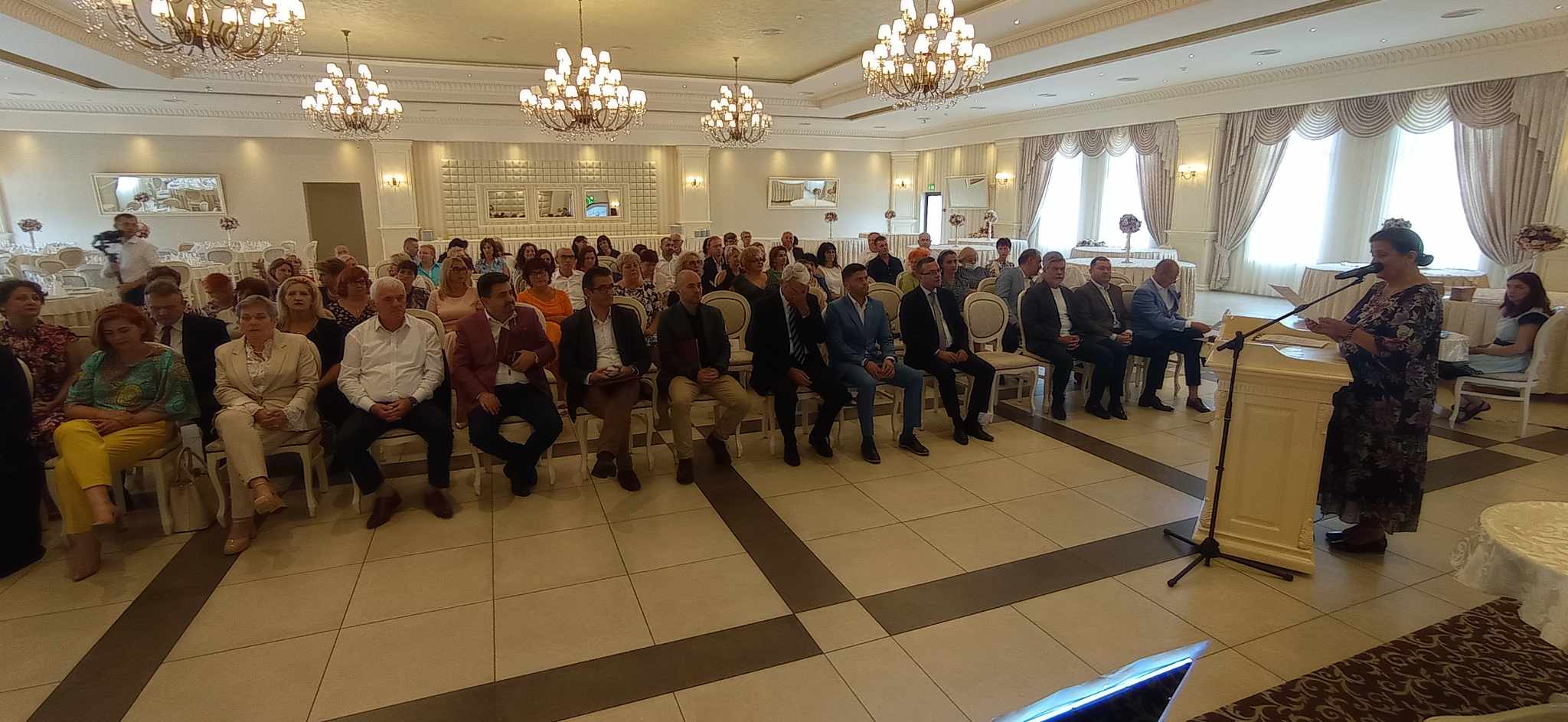 FOTOGALERIE. SĂRBĂTOARE Profesioniștii din domeniul contabil, sărbătoriți la Satu Mare