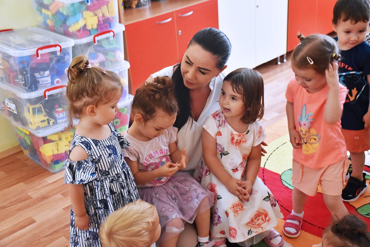 Viceprimărița Critina Tămășan-Ilieș a fost în vizită la creșele deschise din Satu Mare