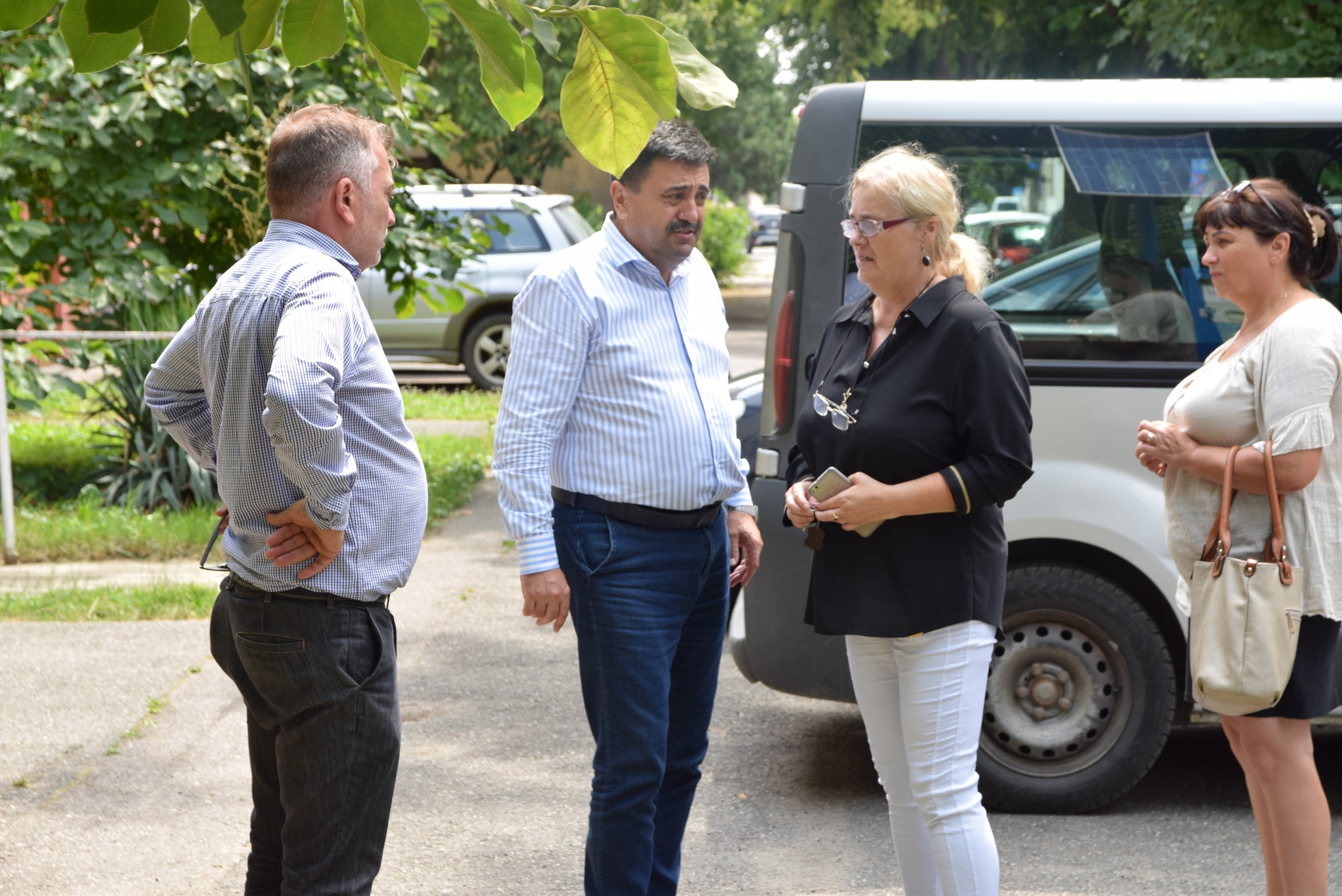 FOTO. Prefectul Radu Roca, ia taurul de coarne în cazul AZILELOR GROAZEI din județ
