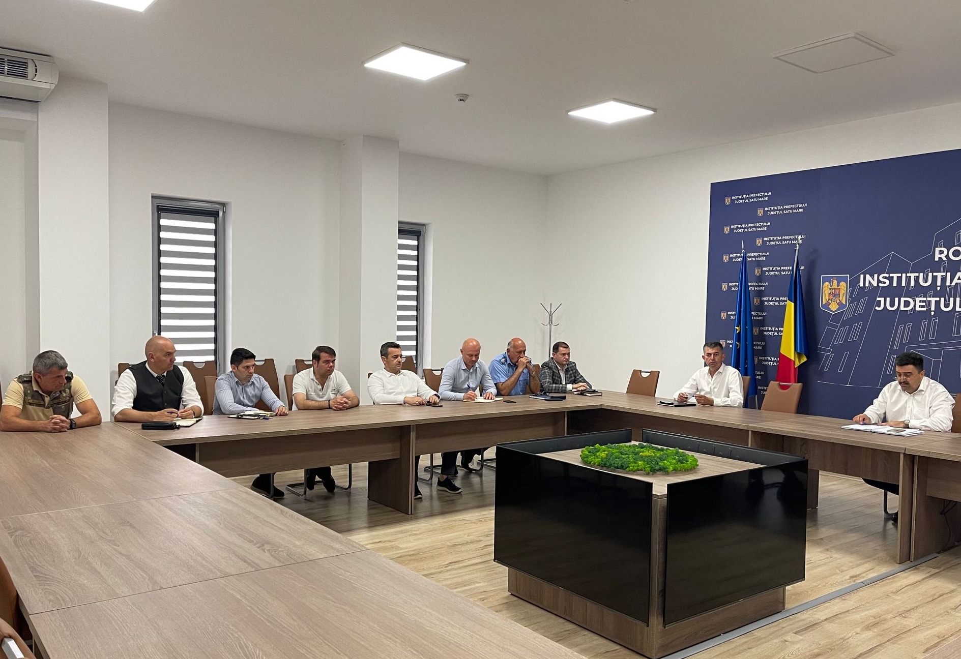 ȘEDINȚĂ. Prefectul, nemulțumit de felul în care s-a procedat la incendiul devastator de ieri seară