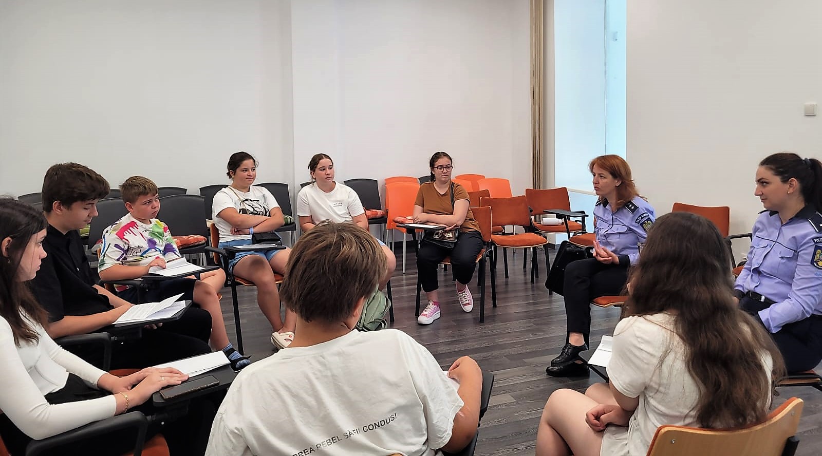 S-a dat startul campaniilor „Fără bullying pe net” și „Adolescență fără dependență”