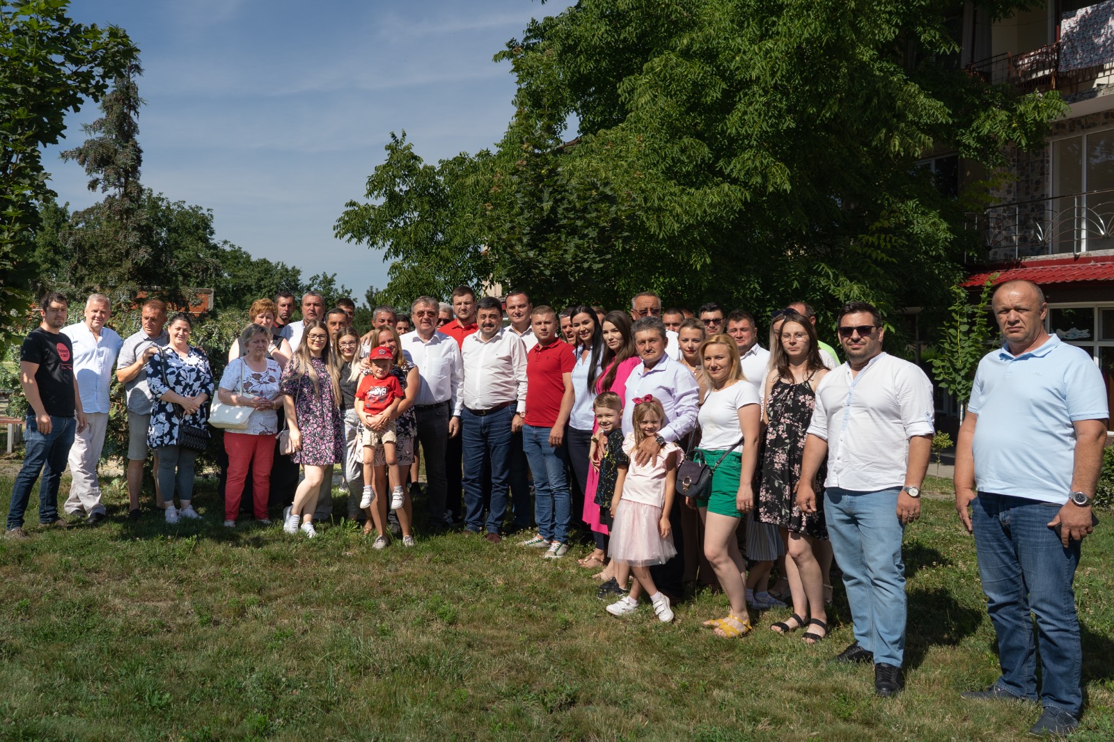 Obiceiuri populare.În data de 8 iulie a avut loc prima ediție a Festivalului Verii la Supur