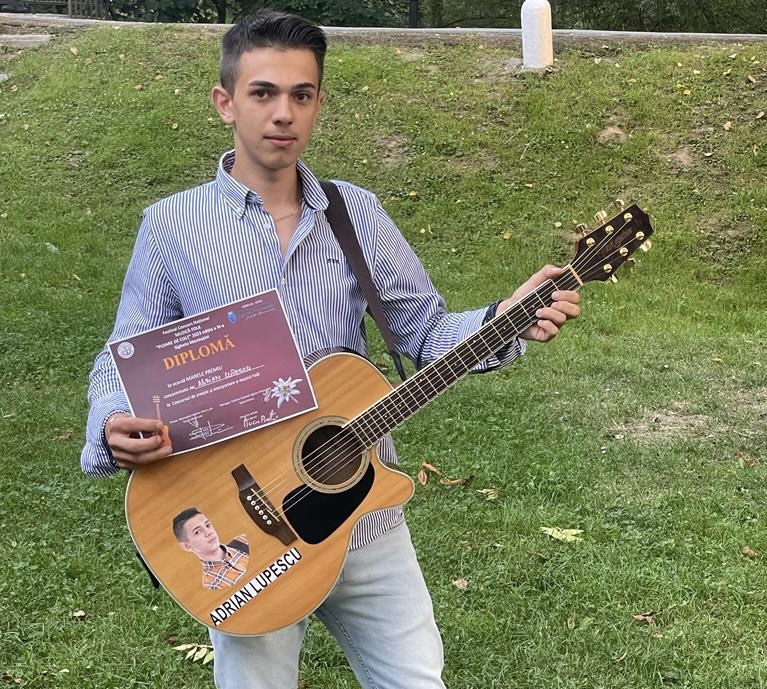 Sătmăreanul Adrian Lupescu – Marele Premiu la Concursul de Folk de la Sighet