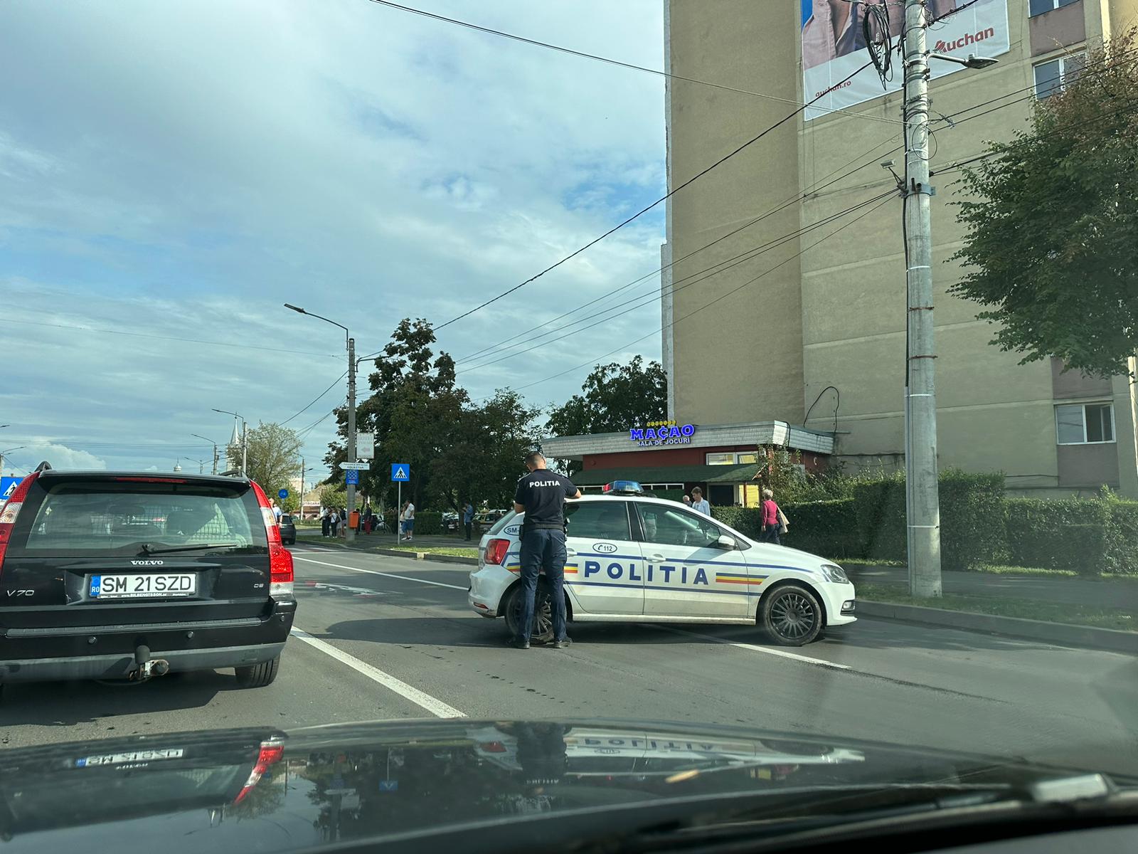 Accident grav pe drumul Careiului. O persoană a fost călcată pe trecerea de pietoni