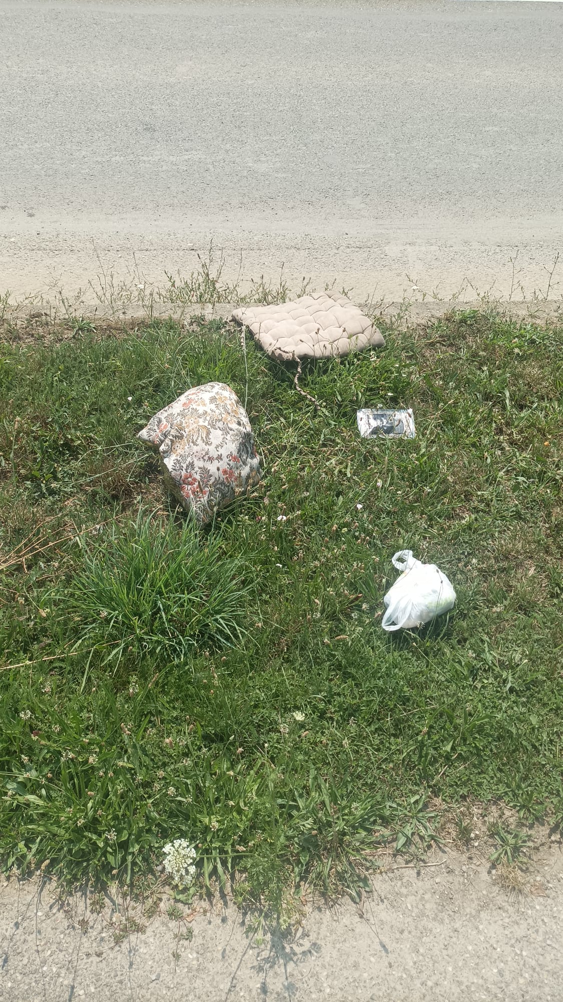 Când te dă afară, dar mai ţine puțin la tine