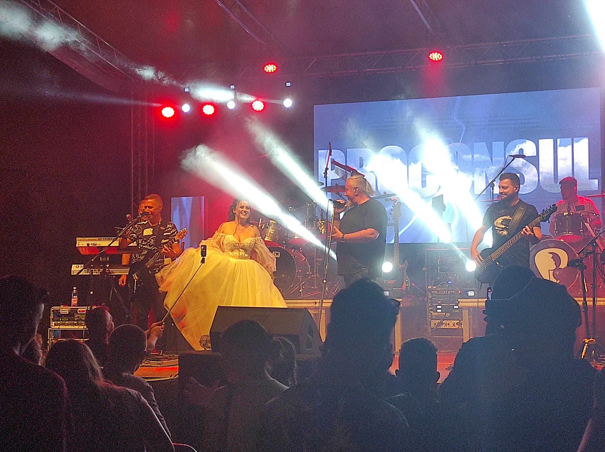 S-a furat mireasa...