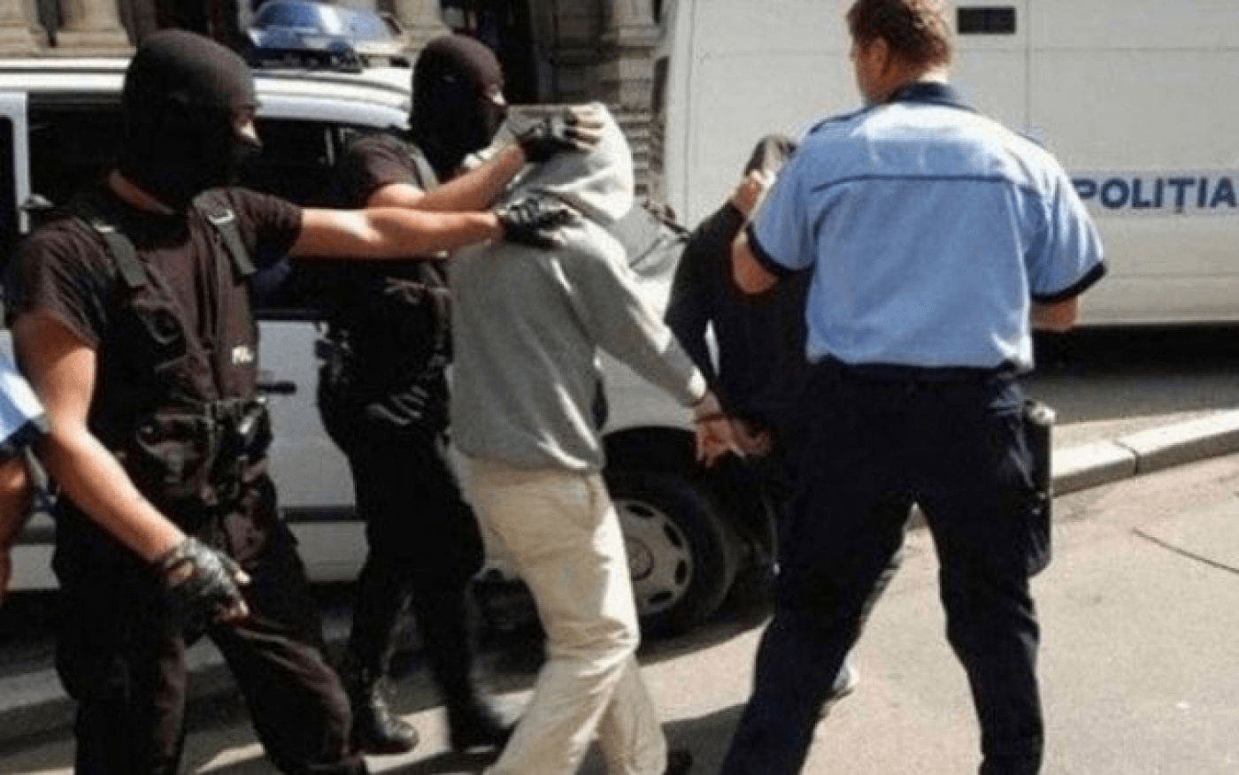 Distrugeri și violențe grave la Terebești. Minor de 17 ani, amenințat