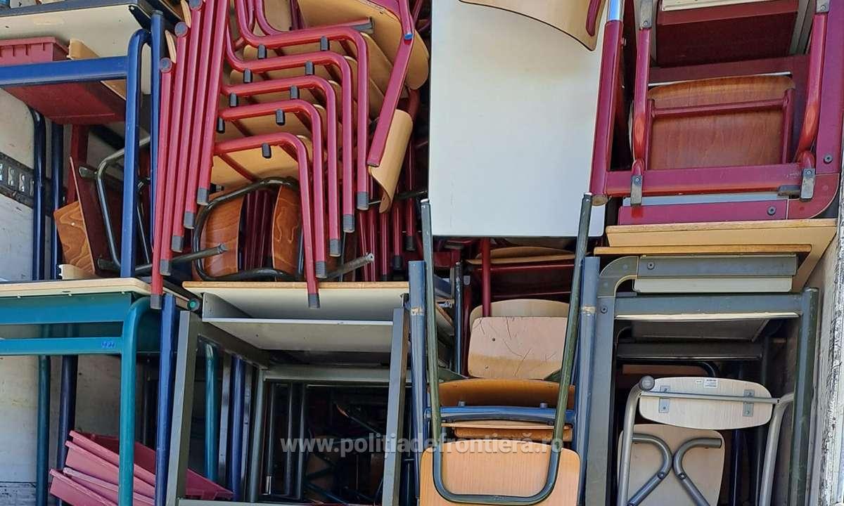 Automarfar încărcat cu 12.100 kilograme de deșeuri, oprit la Petea