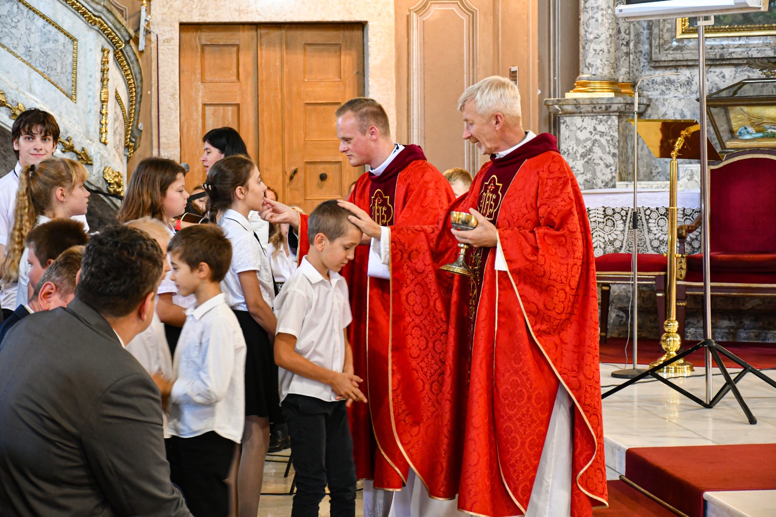 Elevii de la Liceul ”Ham Janos” au început noul an școlar la catedrală